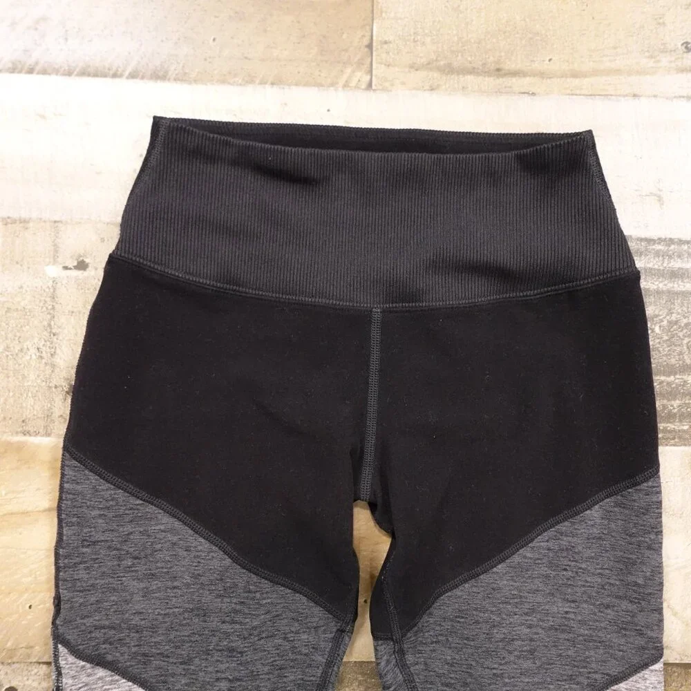 Alo Yoga Women’s Small‎ 7/8 High-Waist Alosoft Sheila Legging Black Gray